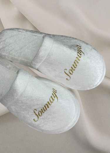 Closed slippers 
